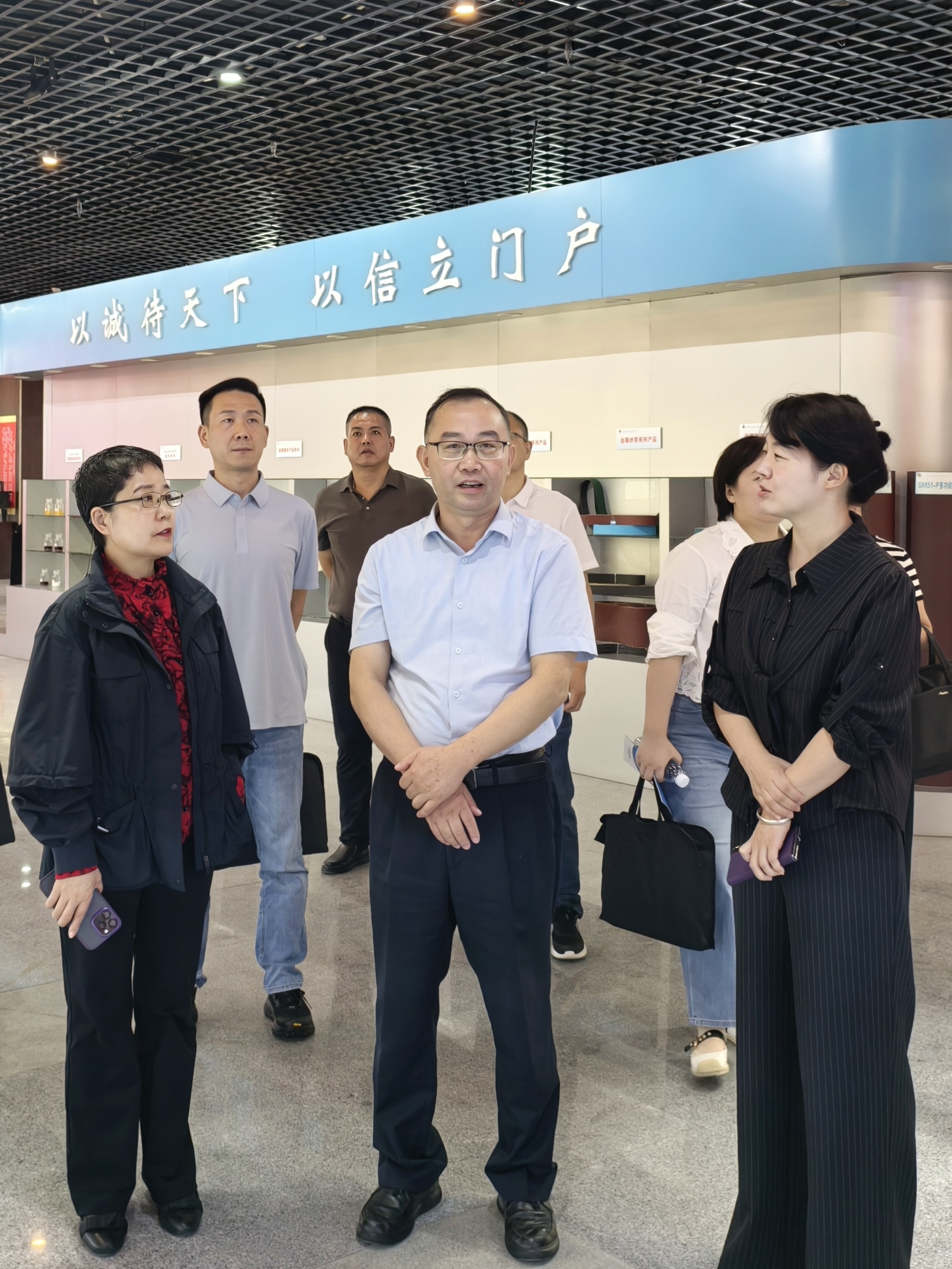 就業(yè)政策春風(fēng)拂企  精準(zhǔn)賦能強(qiáng)企根基